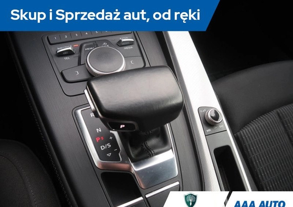 Audi A4 cena 70000 przebieg: 231114, rok produkcji 2016 z Kutno małe 301